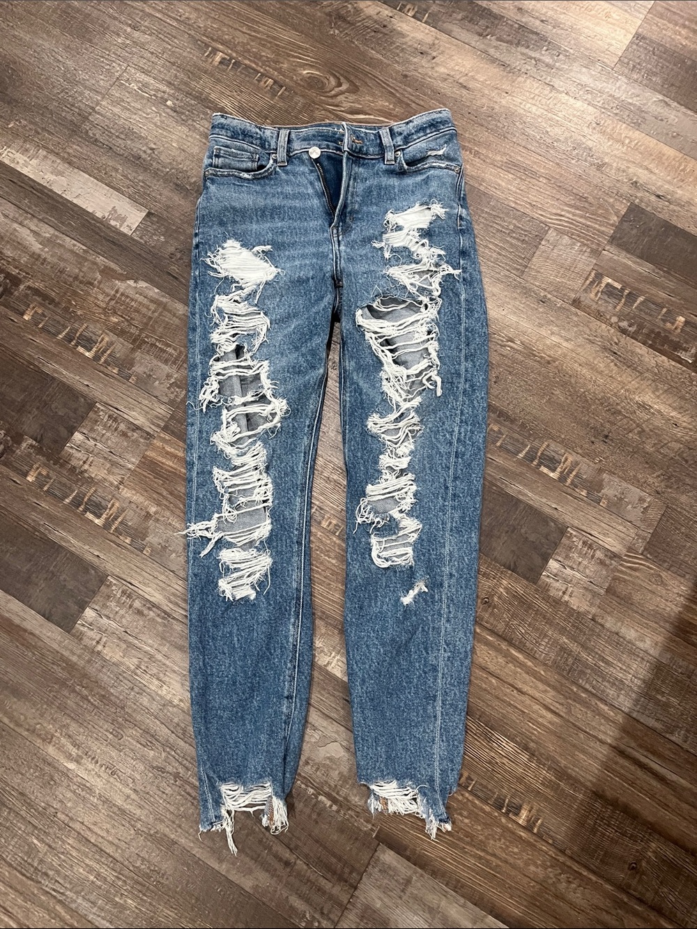 American Eagle Outfitters Distressed Boyfriend Jeans in Blue